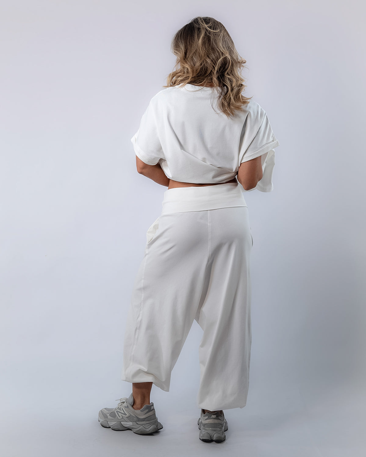 The Ease Set - White