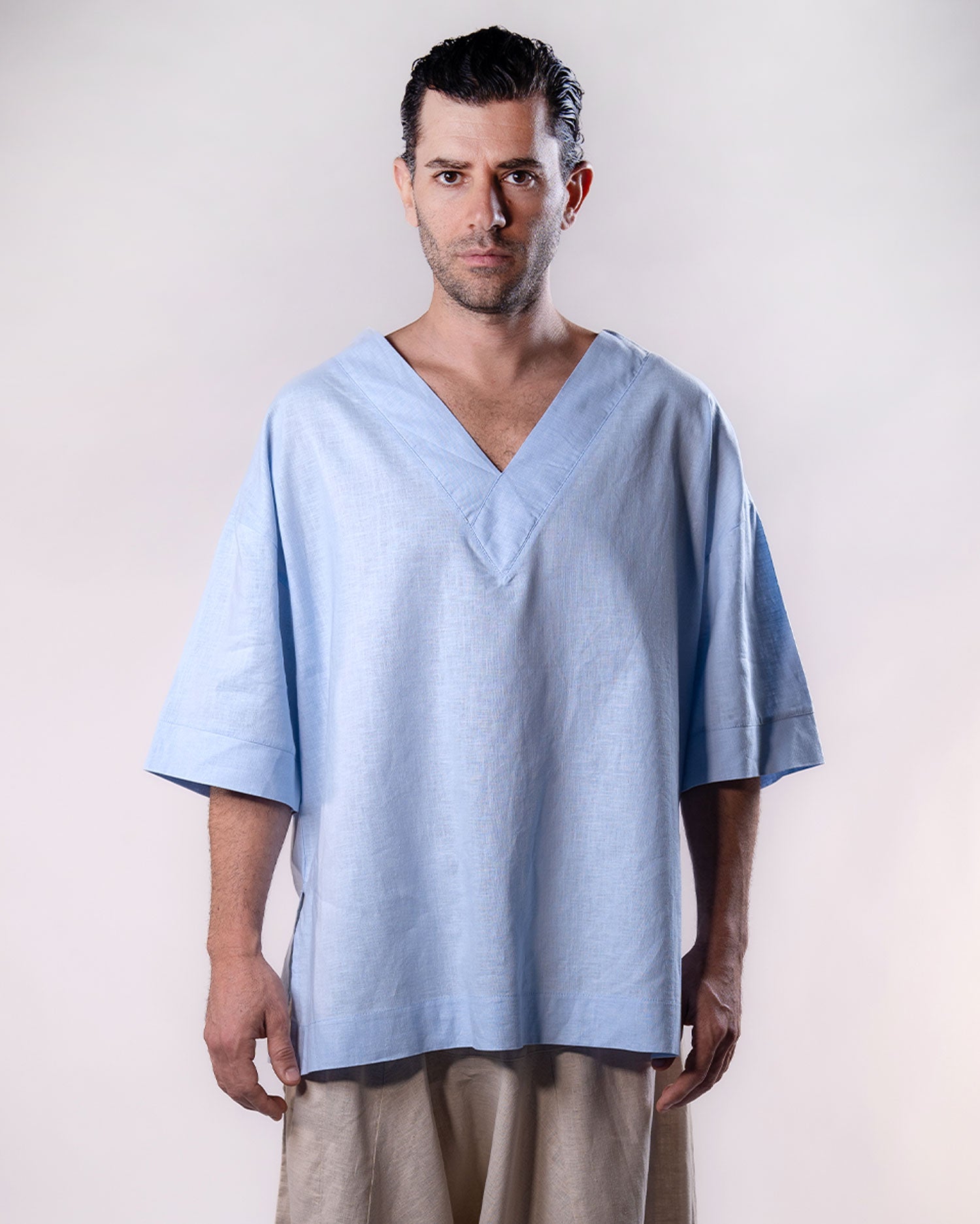 V-Neck Linen Top Men - Light Blue